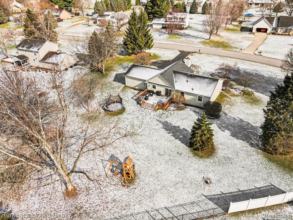 9156 Apple Orchard Drive, Fenton, MI 48430 — Photo 29
