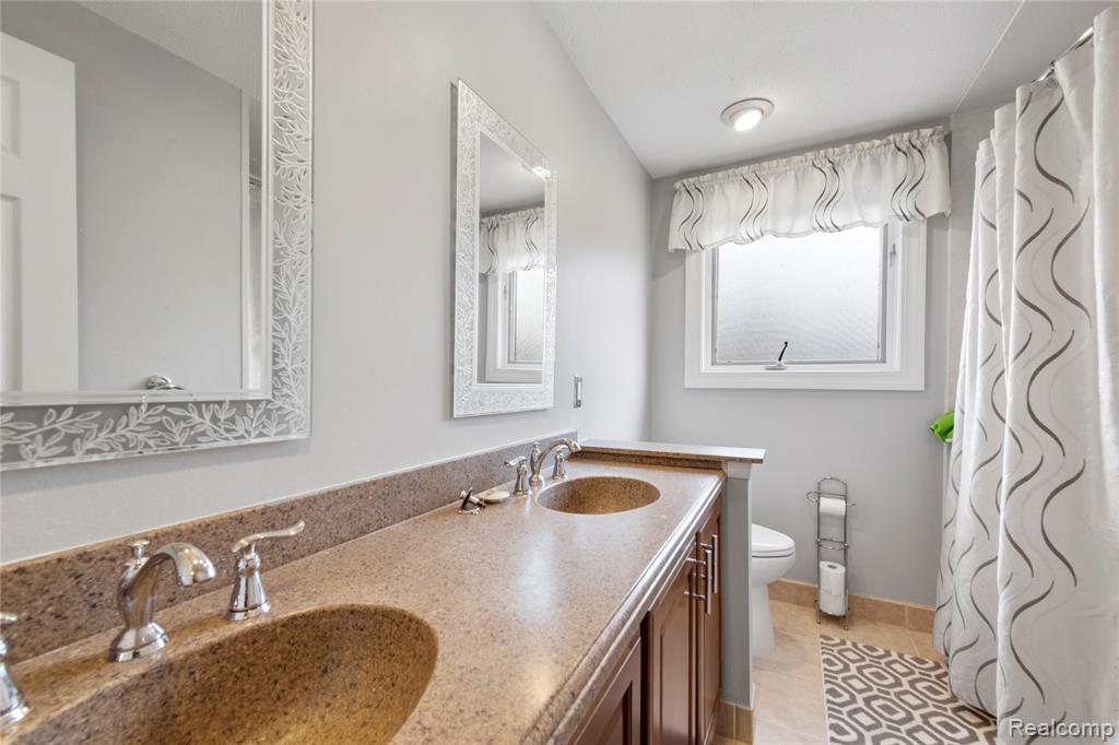4902 Hubbard Drive, Troy, MI 48085 — Photo 27
