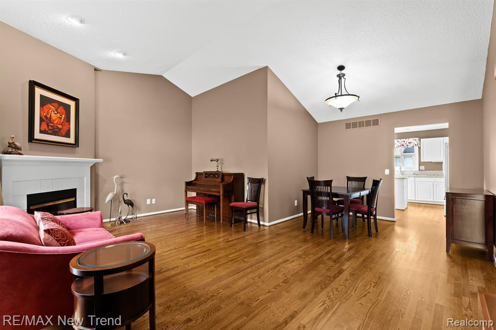 35163 KNOLLWOOD Lane, Farmington Hills, MI 48335 — Photo 11
