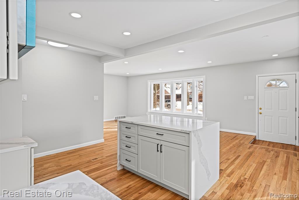 13344 Hart Avenue, Huntington Woods, MI — Photo 20