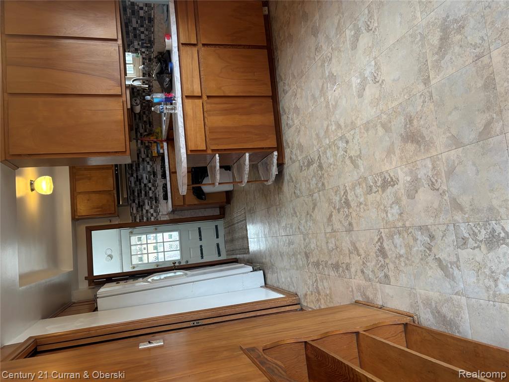 8539 Norborne Avenue, Dearborn Heights, MI 48127 — Photo 3