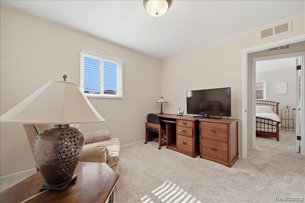 5918 N Lafayette Street, Dearborn Heights, MI 48127 — Photo 17