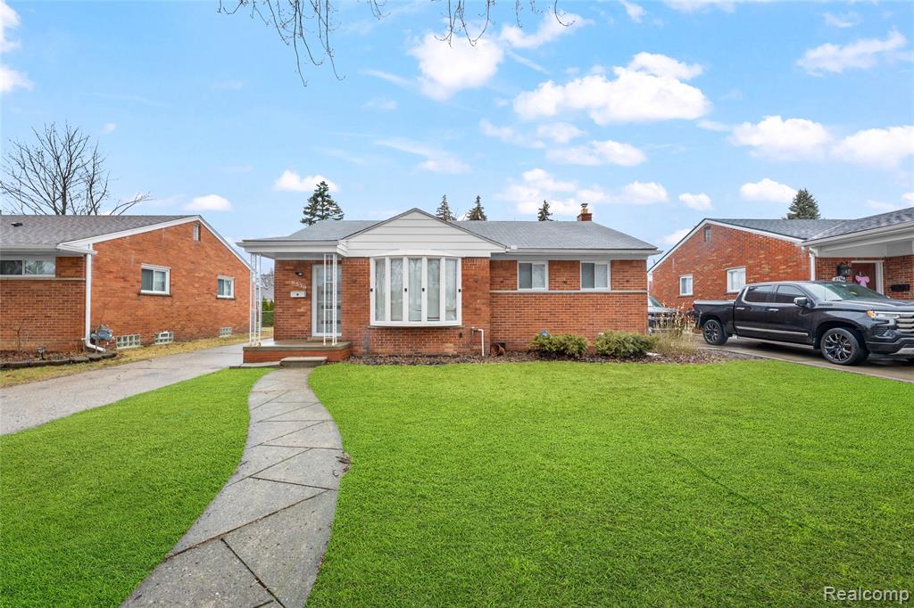 8539 Salem Lane, Dearborn Heights, MI 48127 — front exterior