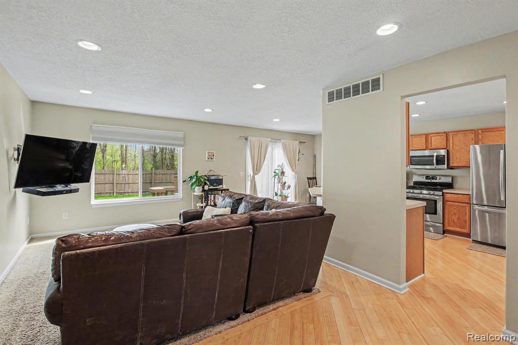4394 Harrier Lane, Burton, MI 48519 — Photo 6