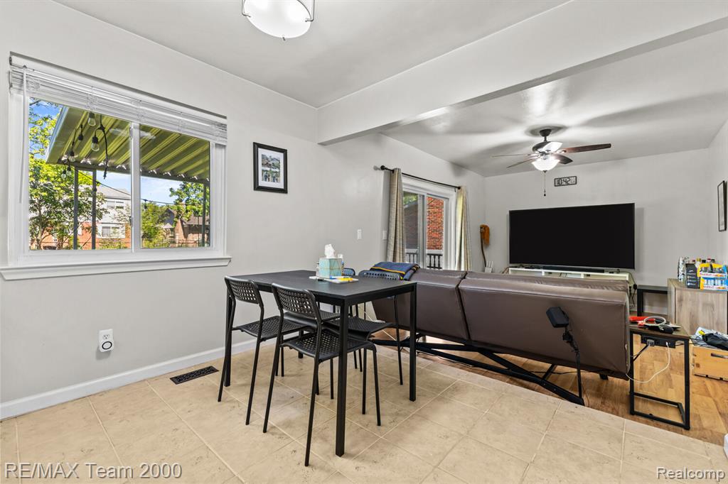 7485 Pointe Drive, Canton, MI 48187 — Photo 12
