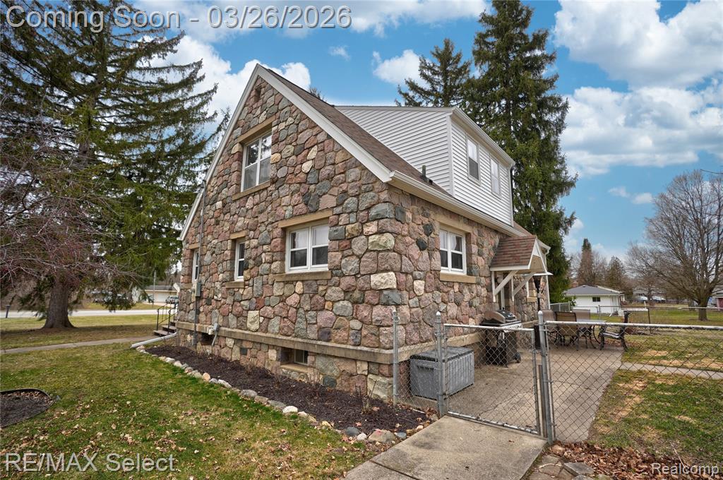 3360 N Elms Road, Flushing, MI 48433 — Photo 4
