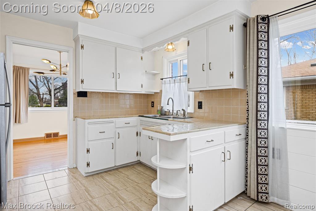 17000 W 13 Mile Road, Beverly Hills, MI 48025 — Photo 14