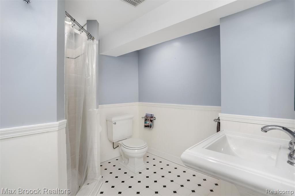 11 Sylvan Avenue, Pleasant Ridge, MI — Photo 34