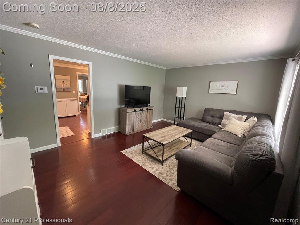 709 Hollybrook Drive, Midland, MI 48642 — Photo 3