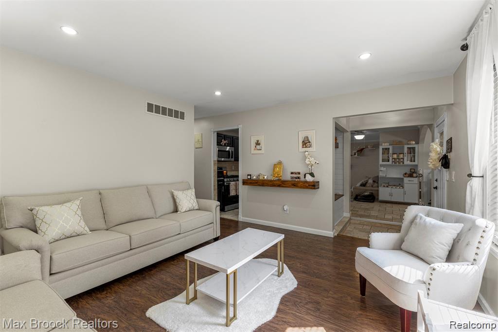 43530 Westminister Way, Canton, MI 48187 — Photo 3