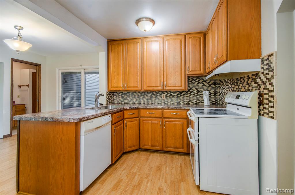 8344 Ellis Road, Clarkston, MI 48348 — Photo 14