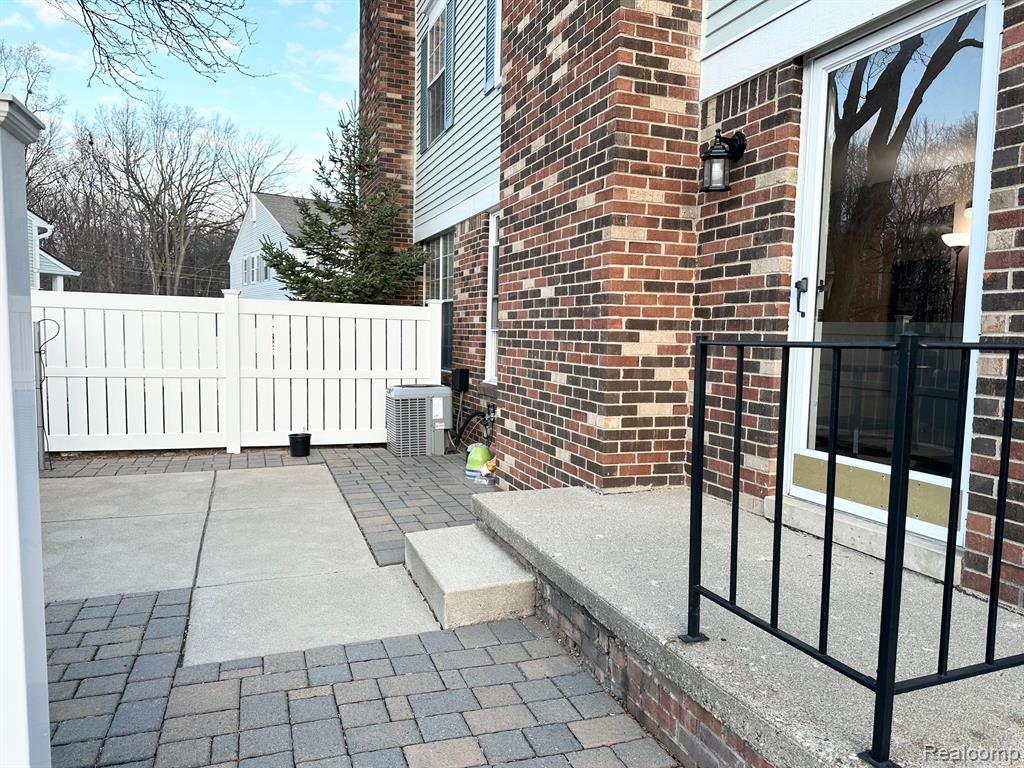 21306 E GLEN HAVEN Circle, Northville, MI 48167 — Photo 32