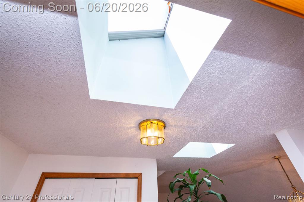 6241 Smithfield Drive, Troy, MI 48085 — Photo 25