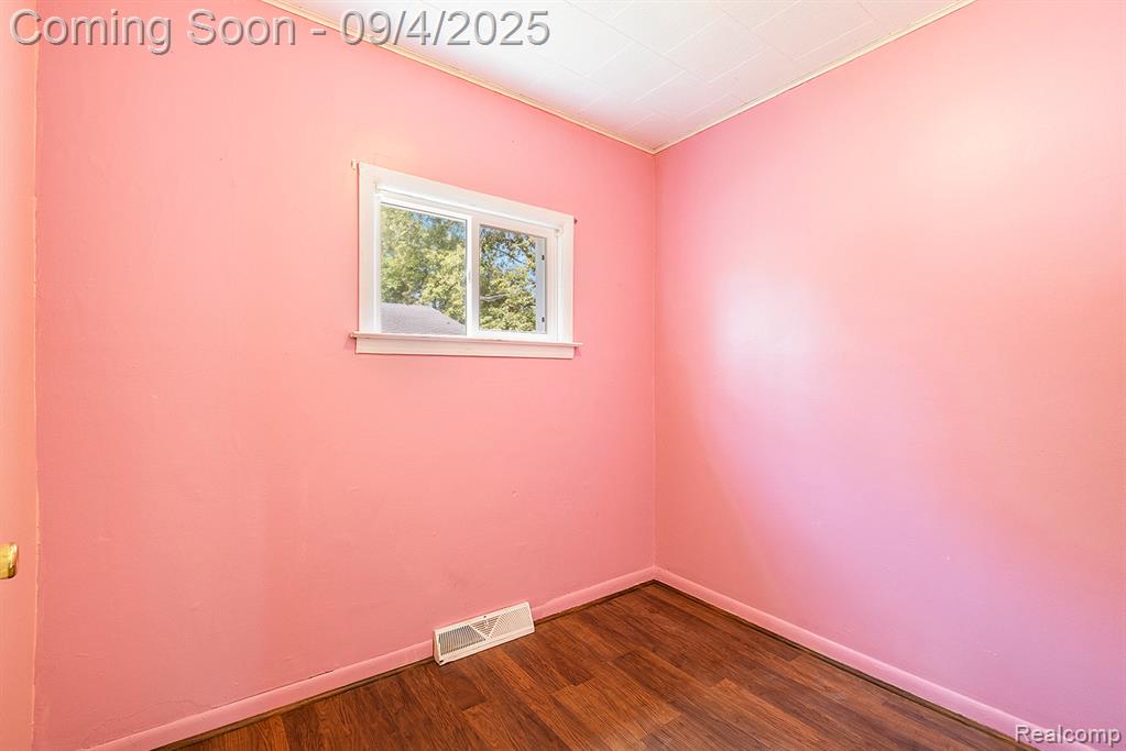 565 Beach Street, Mount Morris, MI 48458 — Photo 8