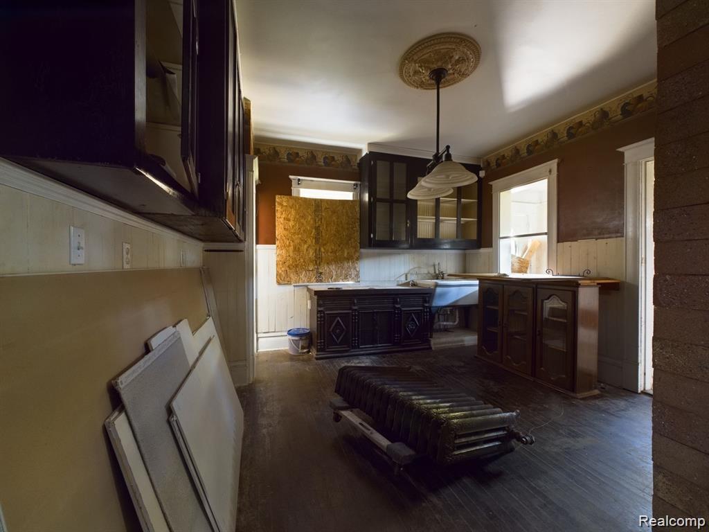 821 M L King Avenue, Flint, MI 48503 — Photo 15
