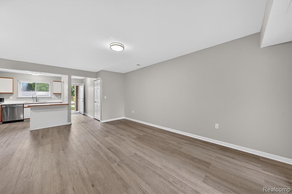 44393 Sunnyside Drive, 38, Sterling Heights, MI 48313 — Photo 15