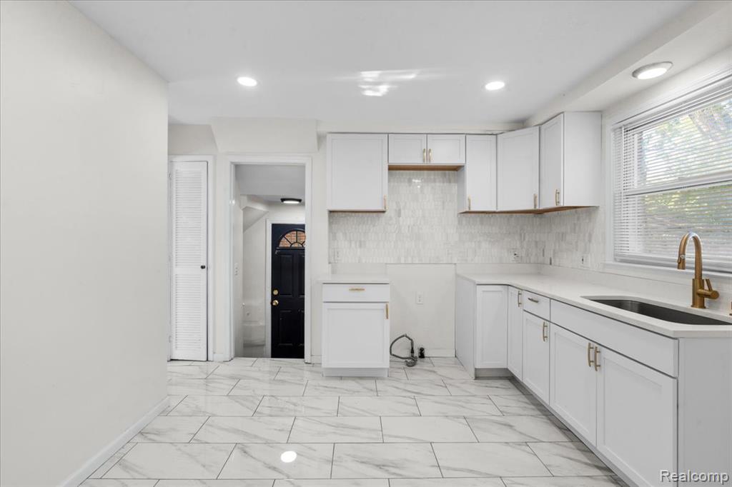 17217 Plainview Avenue, Detroit, MI 48219 — Photo 9