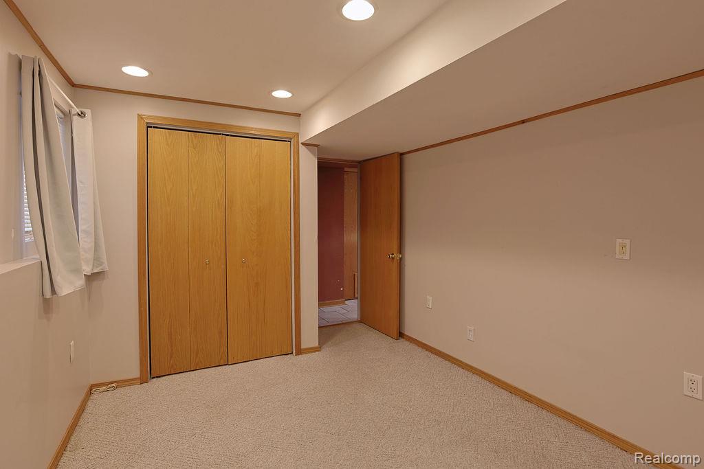 43428 Hartwick Drive, Sterling Heights, MI 48313 — Photo 38