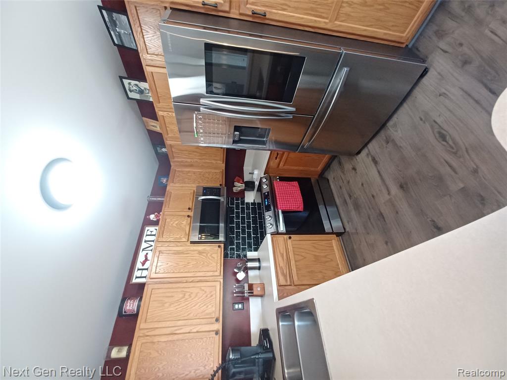 17200 Chesapeake Circle, Walled Lake, MI 48390 — Photo 11