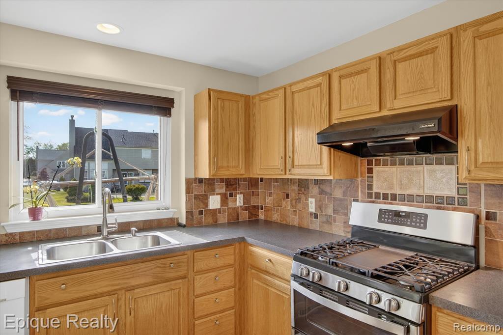 8068 Creek Bend Drive, Ypsilanti, MI 48197 — Photo 23