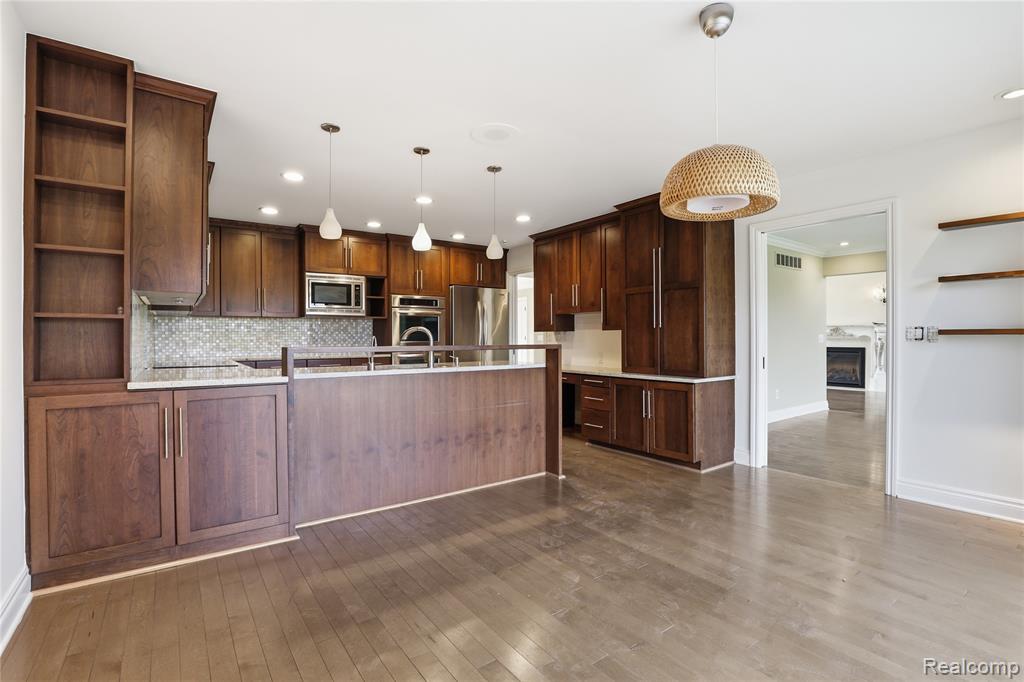 2084 Wabeek Hill Court, Bloomfield Hills, MI 48302 — Photo 22