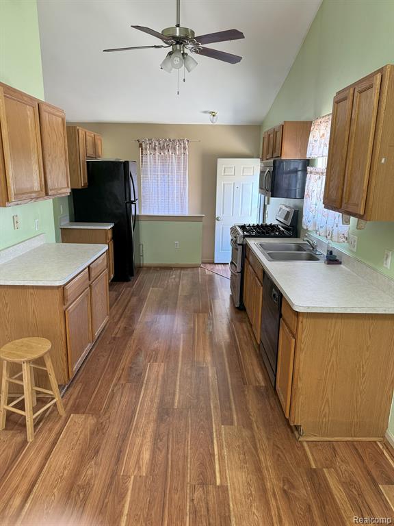 490 MOONLIGHT Drive, Pontiac, MI 48340 — Photo 11