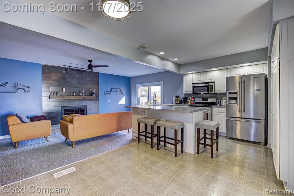 583 Manchester Street, Madison Heights, MI 48071 — Photo 2