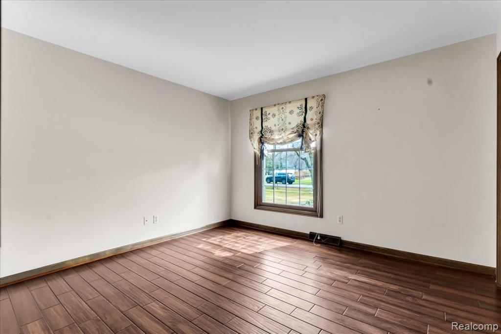19010 Lacrosse Avenue, Lathrup Village, MI 48076 — Photo 24