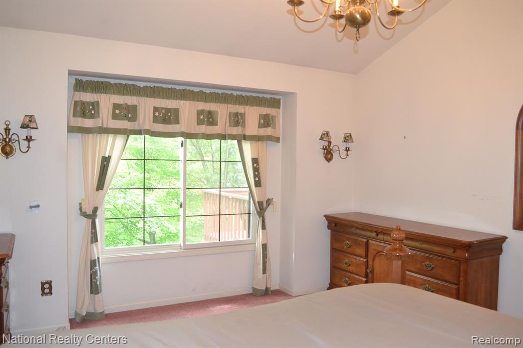1052 PINEWOOD Court, Brighton, MI 48116 — Photo 11