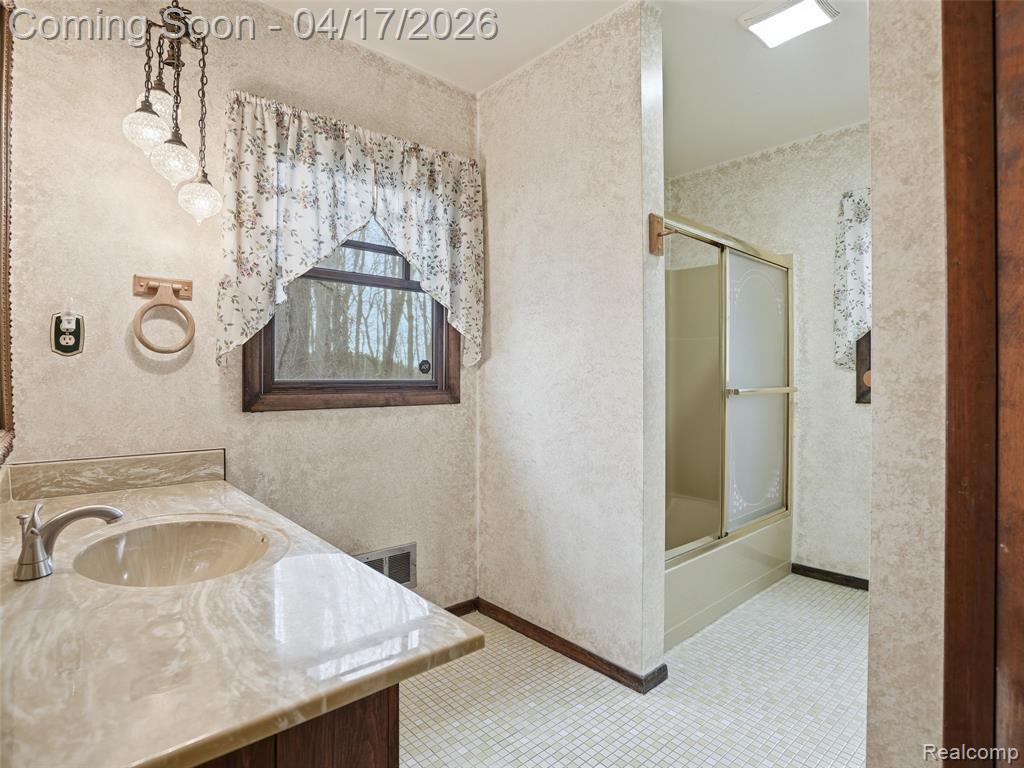 11430 Big Lake Road, Davisburg, MI 48350 — Photo 37