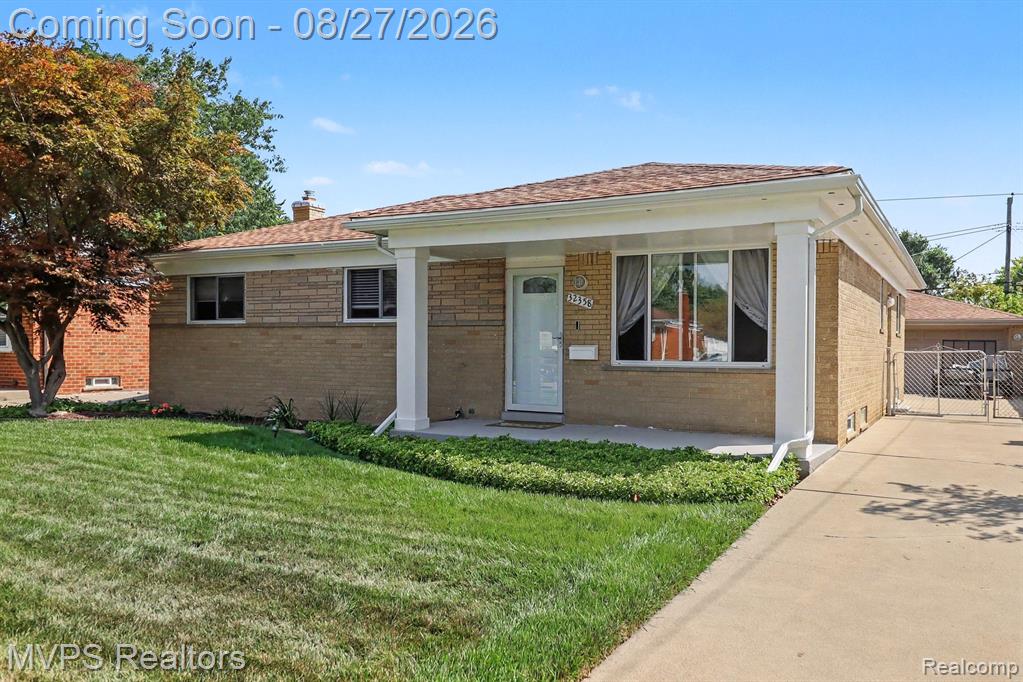 32358 Gloede Drive, Warren, MI 48088