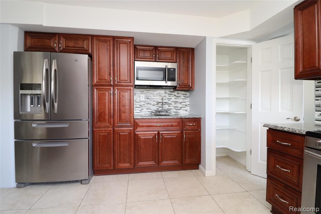 739 Kinloch Street, Dearborn Heights, MI 48127 — Photo 17