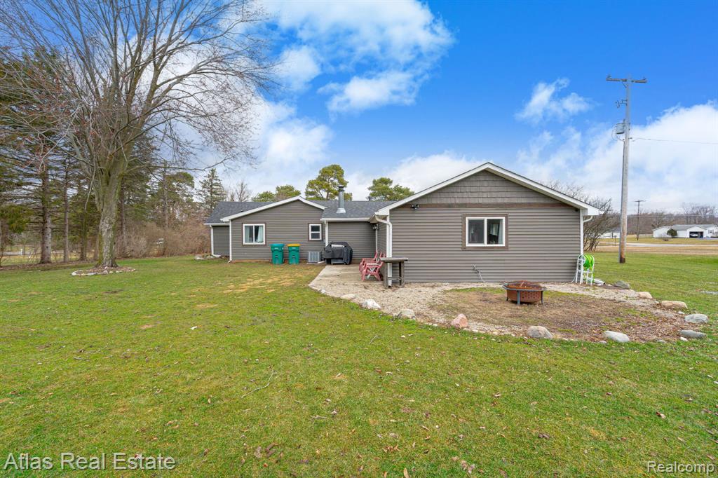 10025 Grand Blanc Road, Gaines Vlg, MI 48436 — Photo 11