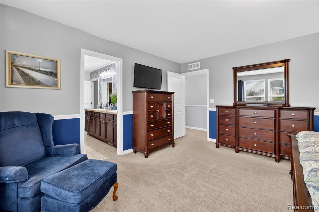 30192 Macintosh Lane, New Hudson, MI 48165 — Photo 19