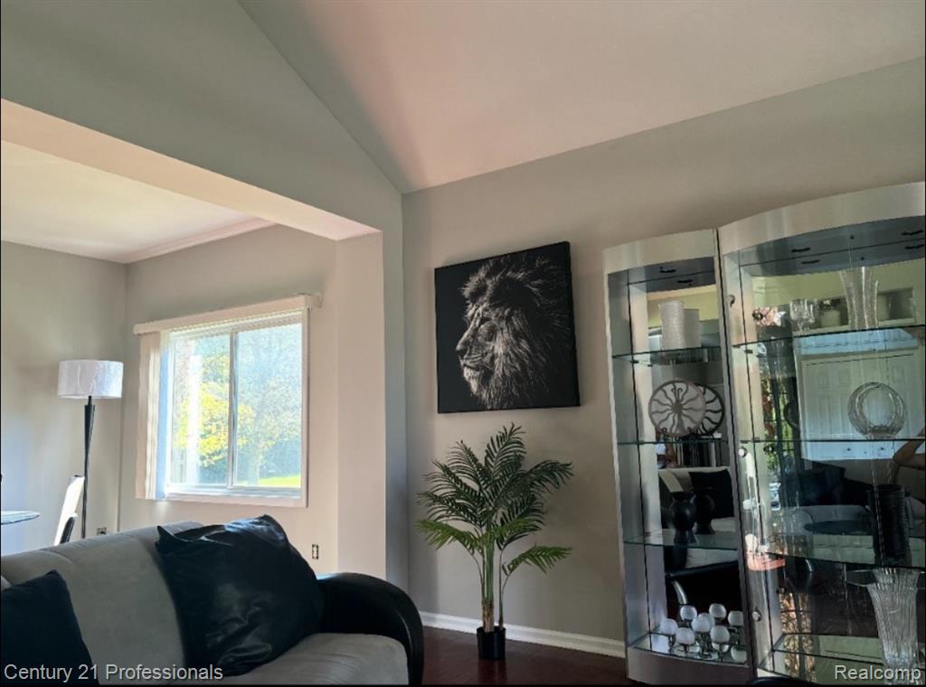 27568 Rainbow Circle, Lathrup Village, MI 48076 — Photo 3