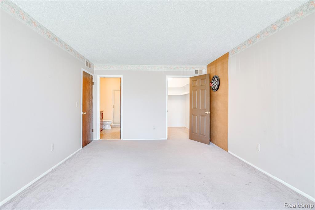 27845 Berrywood Lane, Farmington, MI 48334 — Photo 27