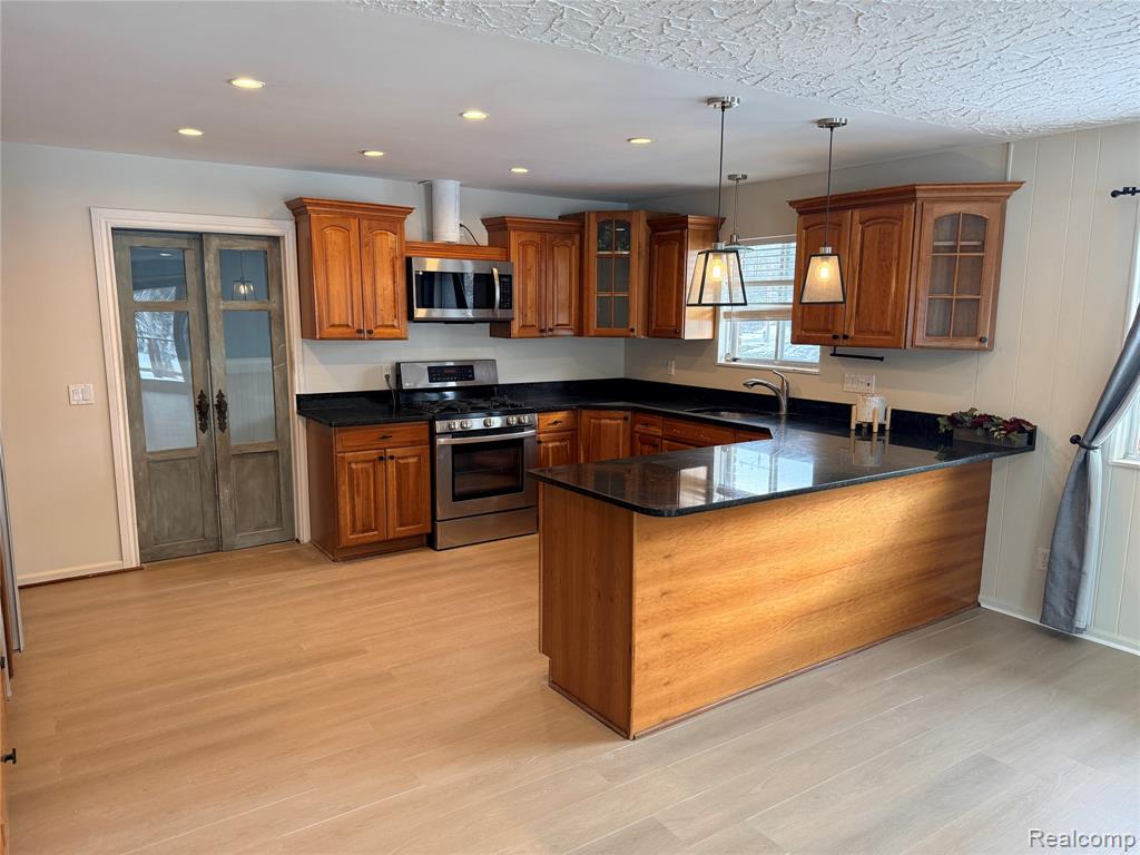 687 Sunnybeach Drive, White Lake, MI — Photo 11