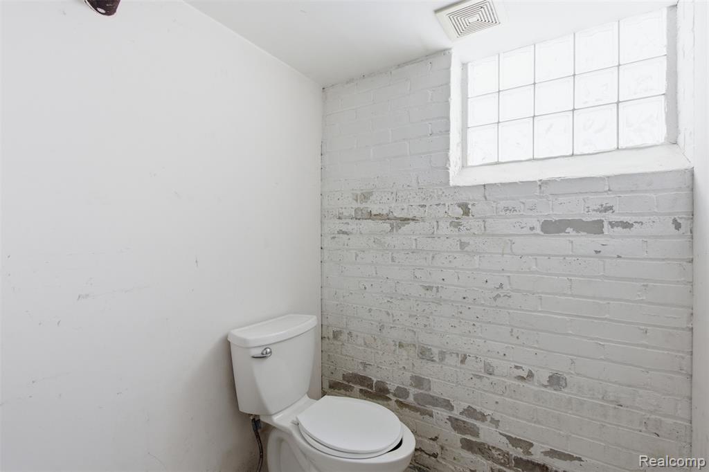 5885 Harrell Street, Detroit, MI 48213 — Photo 16