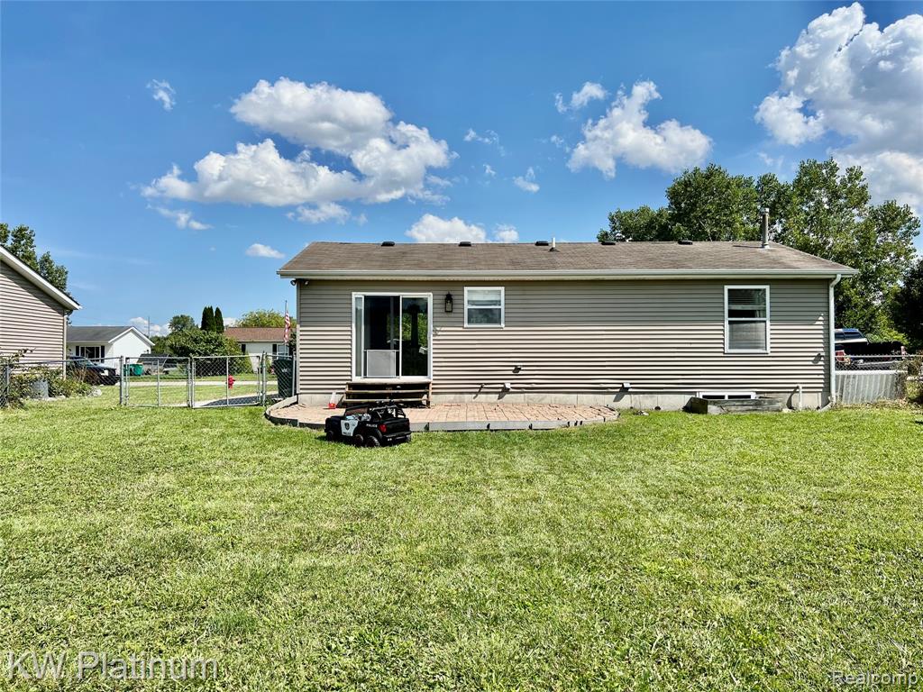 1097 Quain Lane, Port Huron, MI 48060 — Photo 15