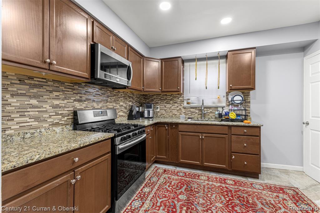 7925 Pinehurst Street, Dearborn, MI 48126 — Photo 12