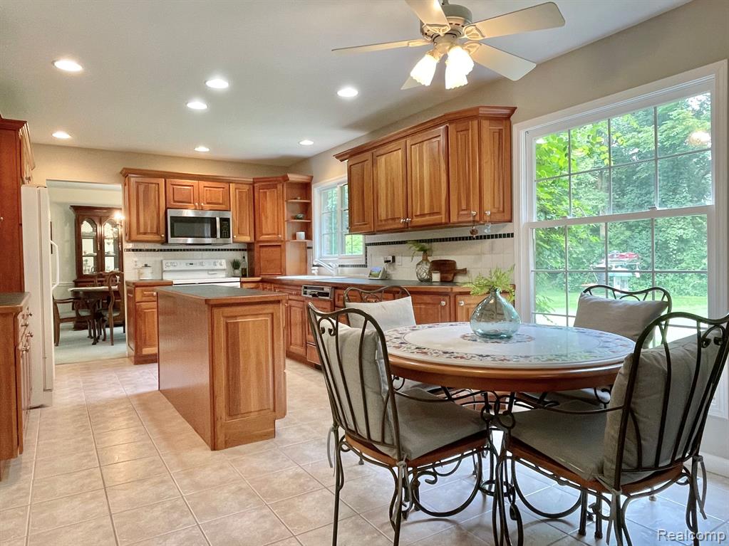 5173 Aintree Road, Rochester, MI 48306 — Photo 9