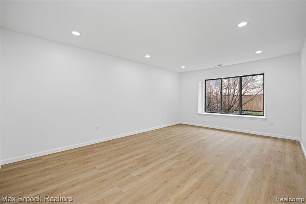 7443 Brynmawr Court, West Bloomfield, MI — Photo 30