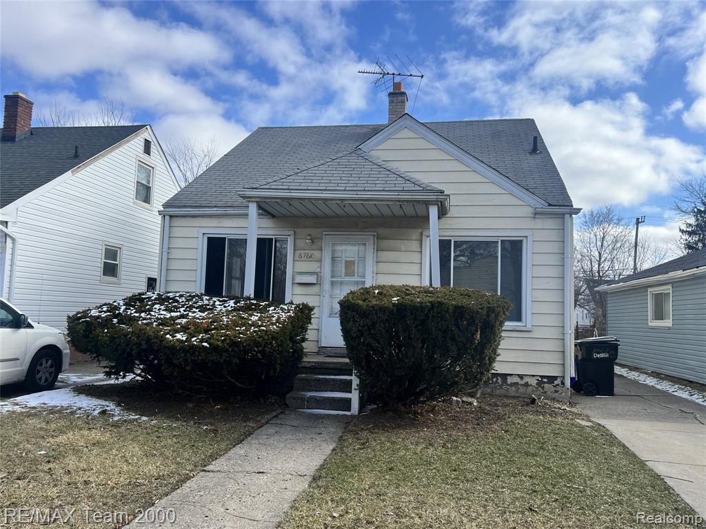 6760 Evergreen Avenue, Detroit, MI 48228 — front exterior