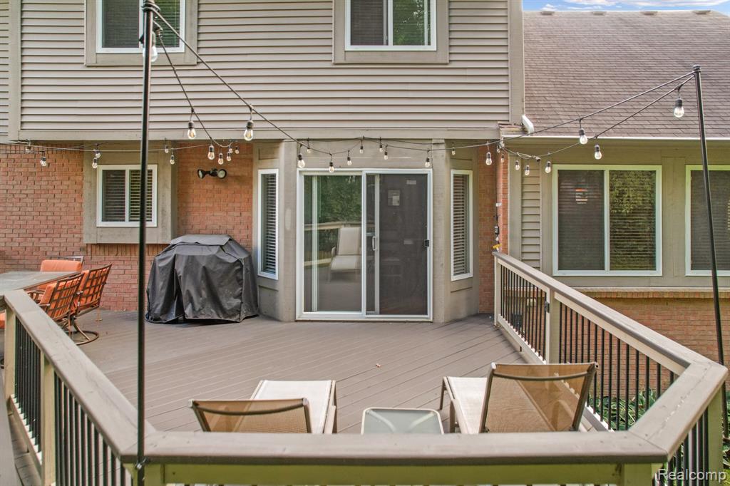 30182 Magnolia Dr Magnolia Drive, New Hudson, MI 48165 — Photo 8