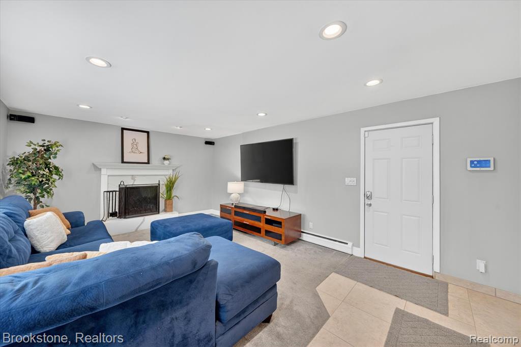 30261 Ardmore Drive, Farmington, MI 48334 — Photo 12