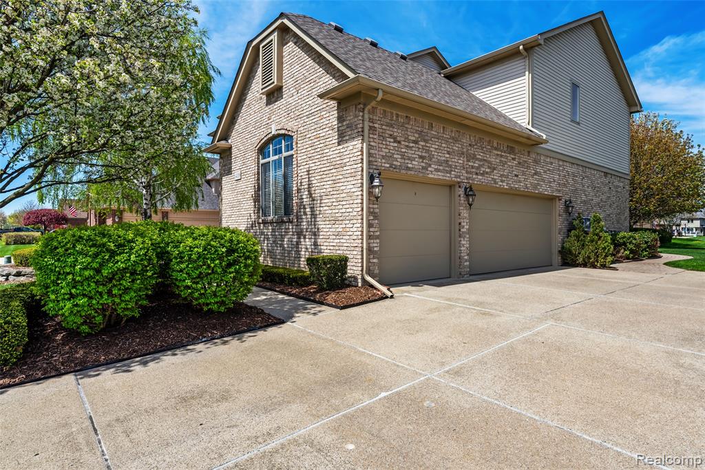 14109 Berryknoll Drive, Utica, MI 48315 — Photo 4