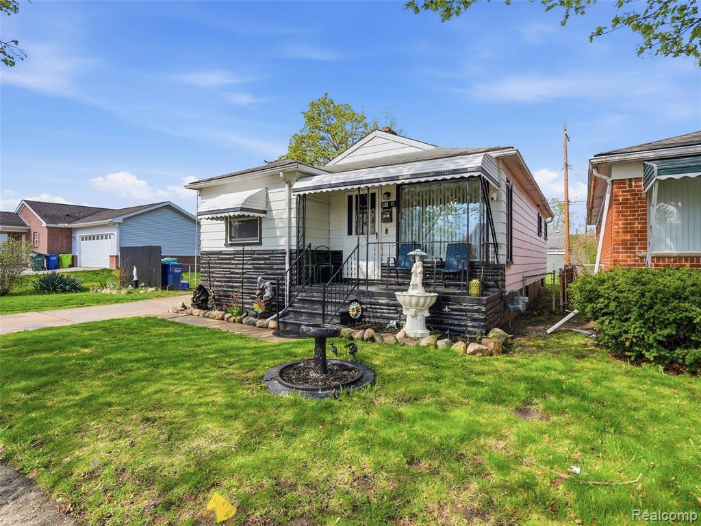 2112 Reo Avenue, Lincoln Park, MI 48146 — Photo 2
