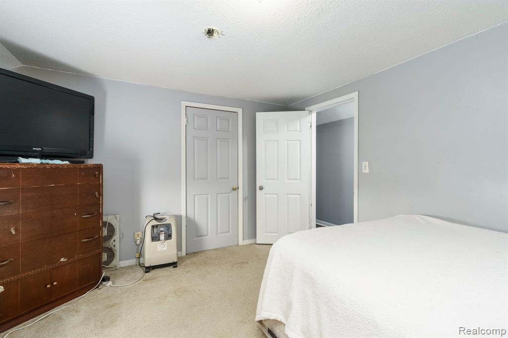 4206 GRAND BLANC Road, Swartz Creek, MI 48473 — Photo 30