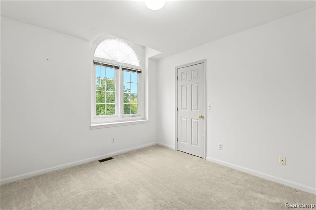 5747 Glen Creek Court, Ann Arbor, MI 48108 — Photo 30
