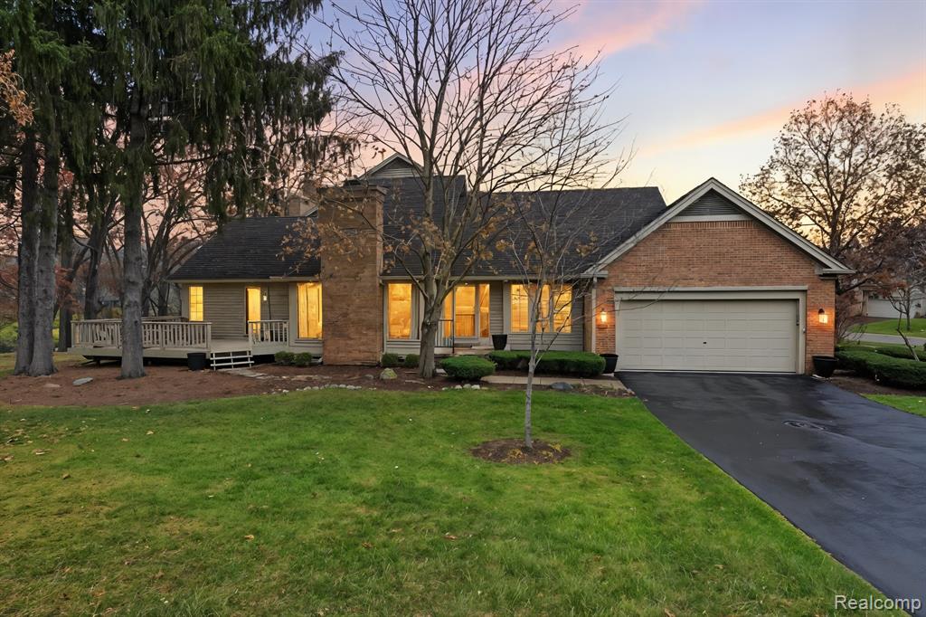 4535 4535 Golf View Dr Drive, 97, Brighton, MI 48116 — front exterior